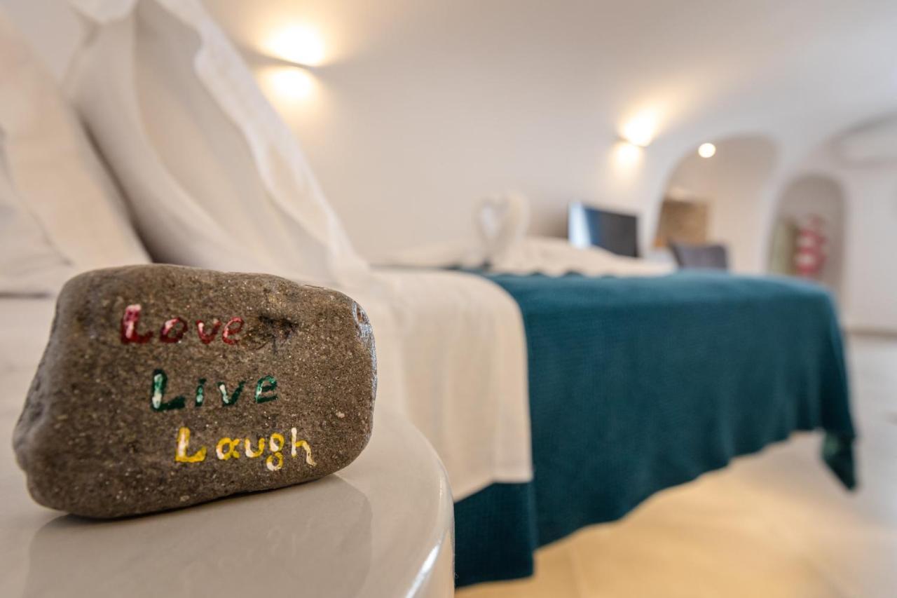 Sunborn Oia Suites 외부 사진